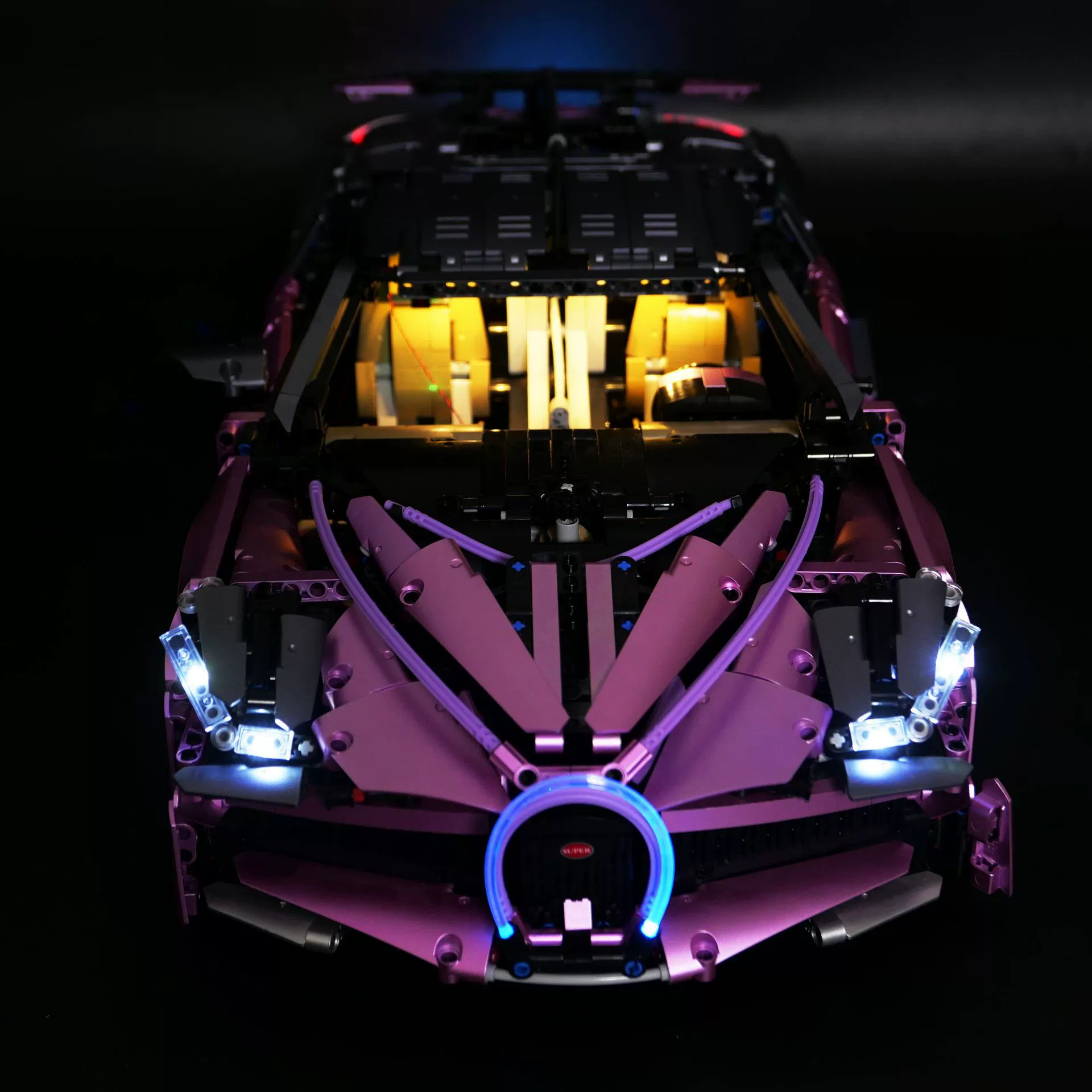 TGL Bugatti-1:8 scale