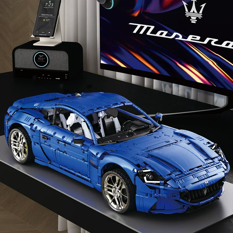 Maserati Quattroporte-1：8 scale