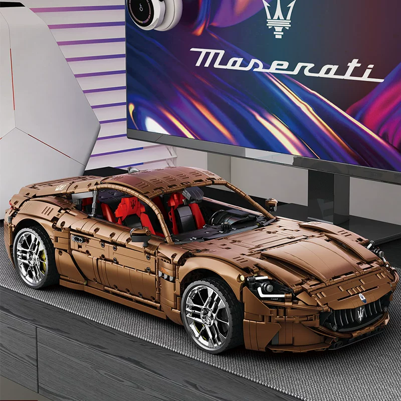 Maserati Quattroporte-1：8 scale